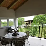 Apartament Pojine *