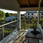 Apartament Pojine Gabonjin